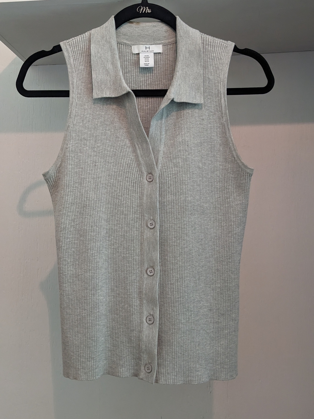 H By Halston Sleeveless Ribbed Knit Vest Hamptons Weekend Rich Girl Starter Pack